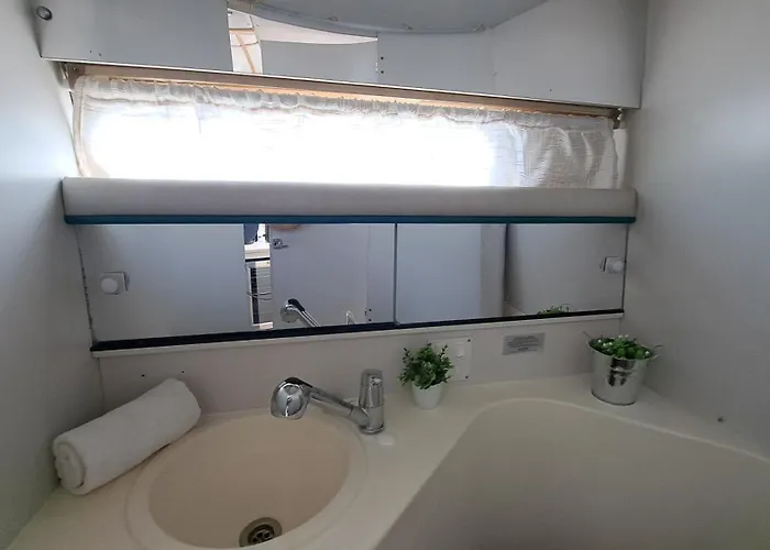 Beatrix Boat 보트호텔 산미겔데아보나